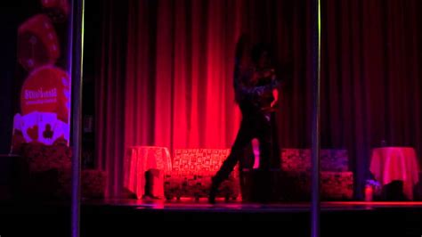 Striptease/Lapdance Find a prostitute Leninskiy