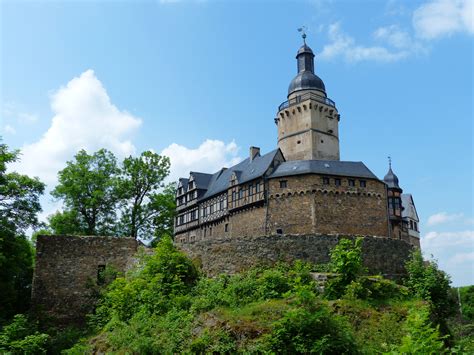 Find a prostitute Burg Unter Falkenstein