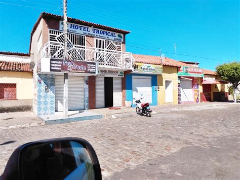 prostitute Sao-Miguel-do-Tapuio

