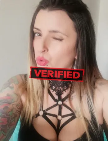 Kelly tits Prostitute Foumban